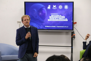 Foto: Frank Webb, representante de Caltech - Chicureo Hoy