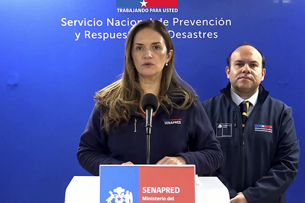 Foto: directora nacional de Senapred, Alicia Cebrián, y subsecretario del Interior, Máximo Pavez.