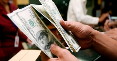 dólar 25/04