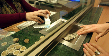 dólar 12/03