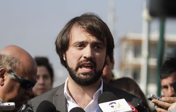 Tricel alcalde Sharp