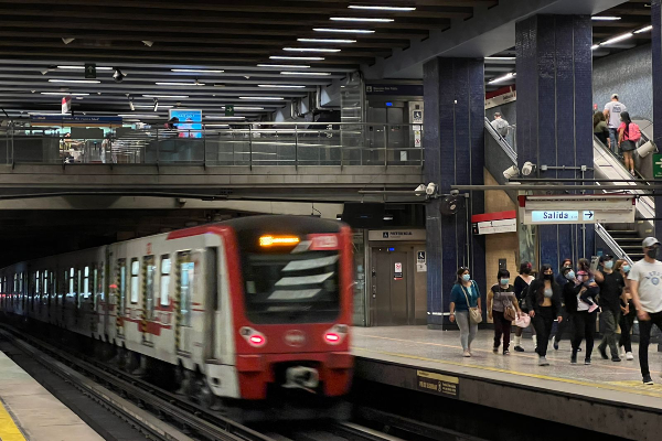 Metro de Santiago anuncia nuevo horario de funcionamiento para los días  sábados – Chicureo Hoy