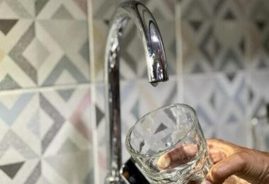 Corte de agua Colina