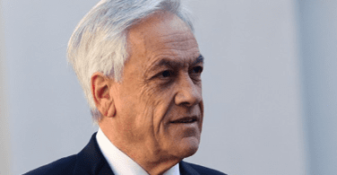 estatua Piñera 30/01
