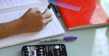 Ley celulares salas de clases