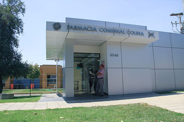 Colina: Delincuentes roban en Farmacia