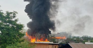Incendio fábrica de plásticos en La Cisterna
