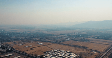 Humo llega a Colina