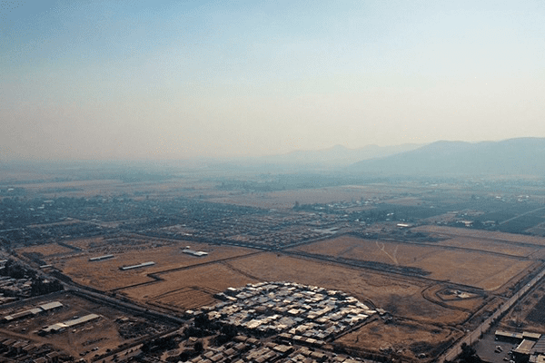 Humo llega a Colina