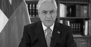 estatua Piñera 15/01