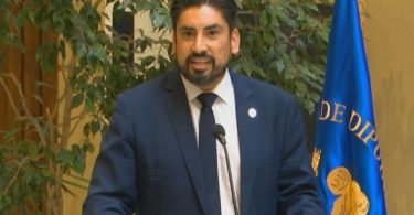 Rubén Oyarzo