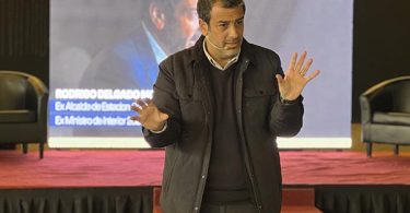 Con la participación