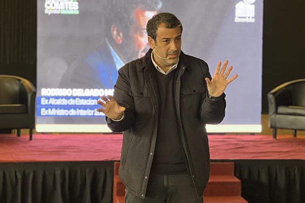 Con la participación