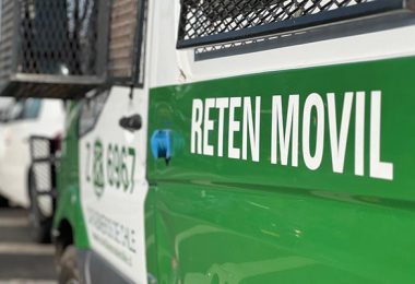 [CHICUREO] Roban dos vehículos en minutos