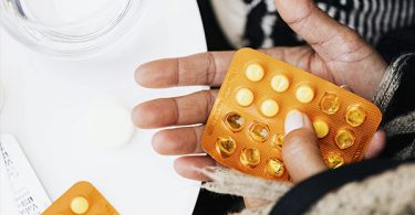 estudio automedicación y bebidas energéticas