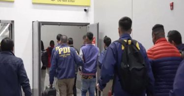 migraciones vuelos comerciales