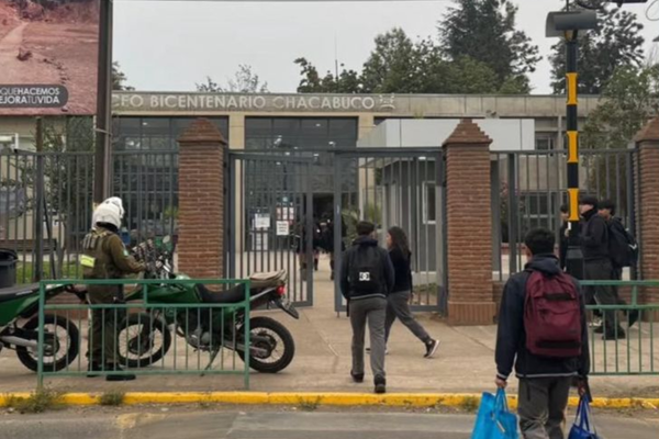 Refuerzan seguridad en colegios de Colina