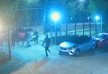 Violento robo de vehículo