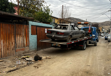 Colina vehículos abandonados