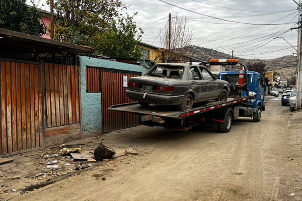 Colina vehículos abandonados