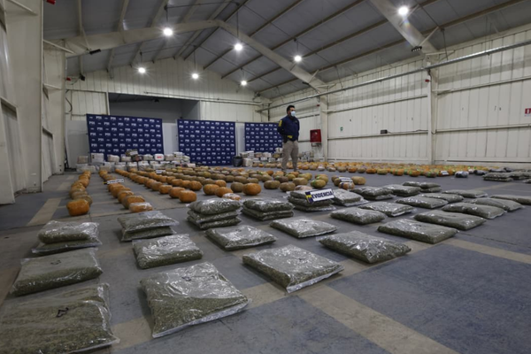 PDI incauta más de 800 kilos de droga